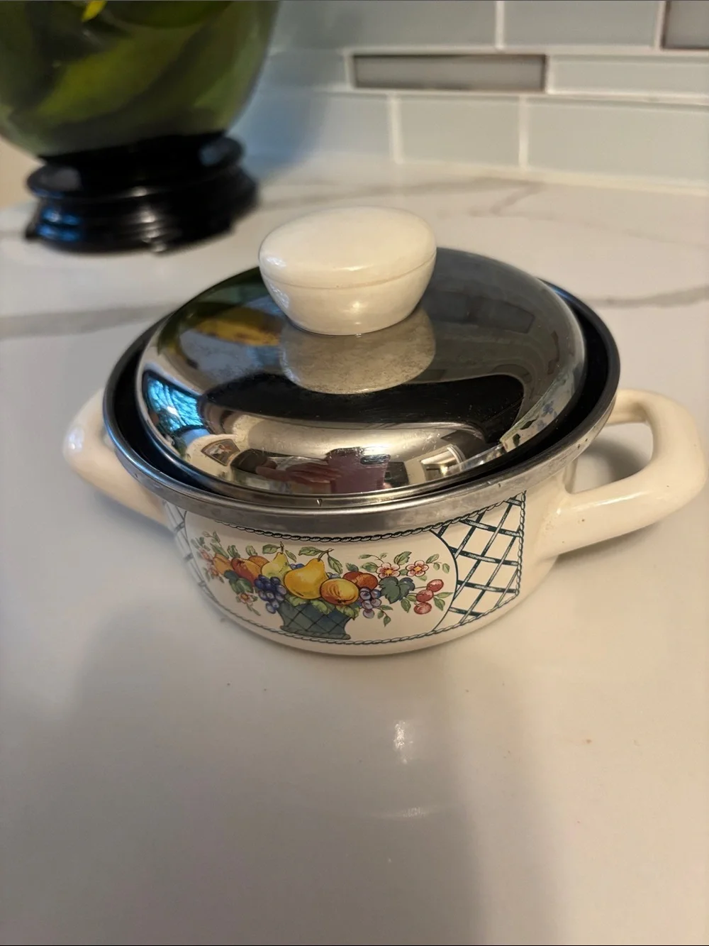 Beautiful Villeroy & Boch Vintage Basket Enamel pot with original lid